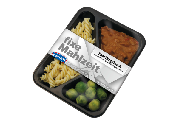 Paprikagulasch vom Rind mit Rosenkohl und Spiralnudeln